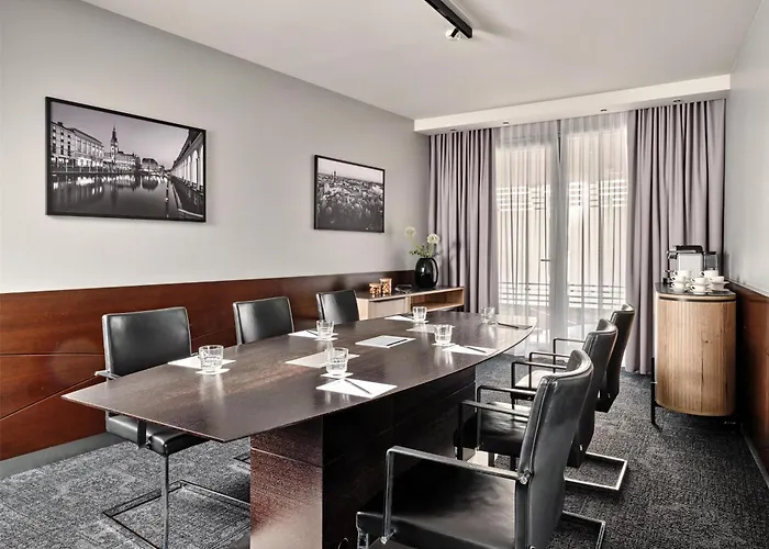 Radisson Blu Hotel, Airport 4*