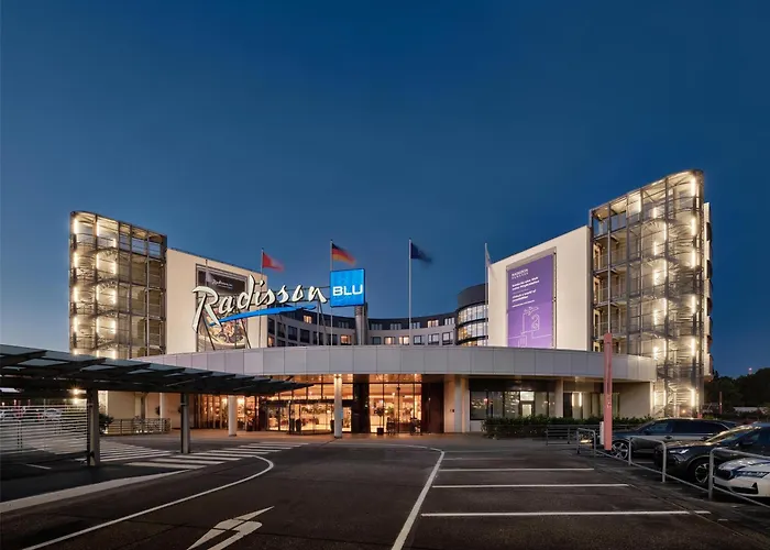 Hotel Radisson Blu Hotel, Airport