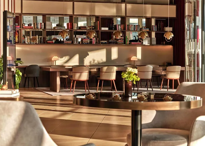 Hotel Radisson Blu Hotel, Airport 4*