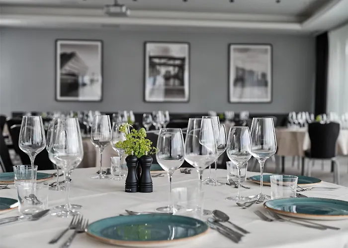 Hotel Radisson Blu Hotel, Airport 4*
