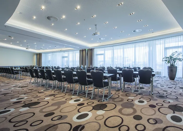 Hotel Radisson Blu Hotel, Airport 4*