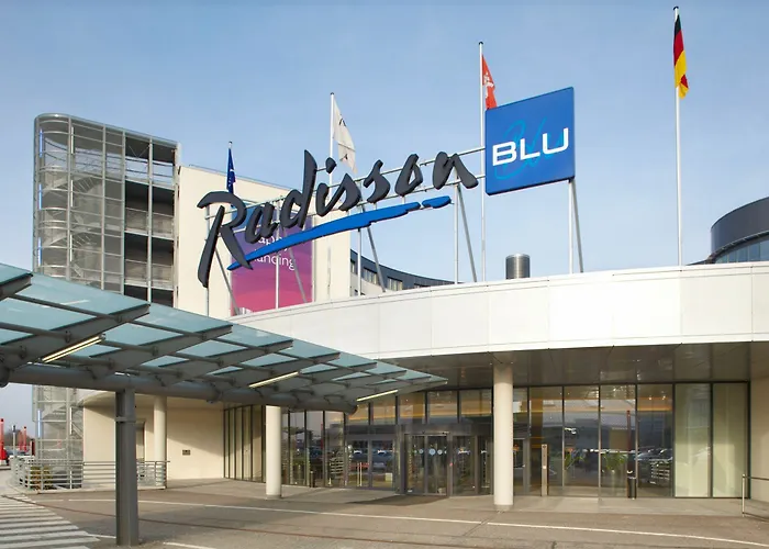 Hotel Radisson Blu Hotel, Airport 4*